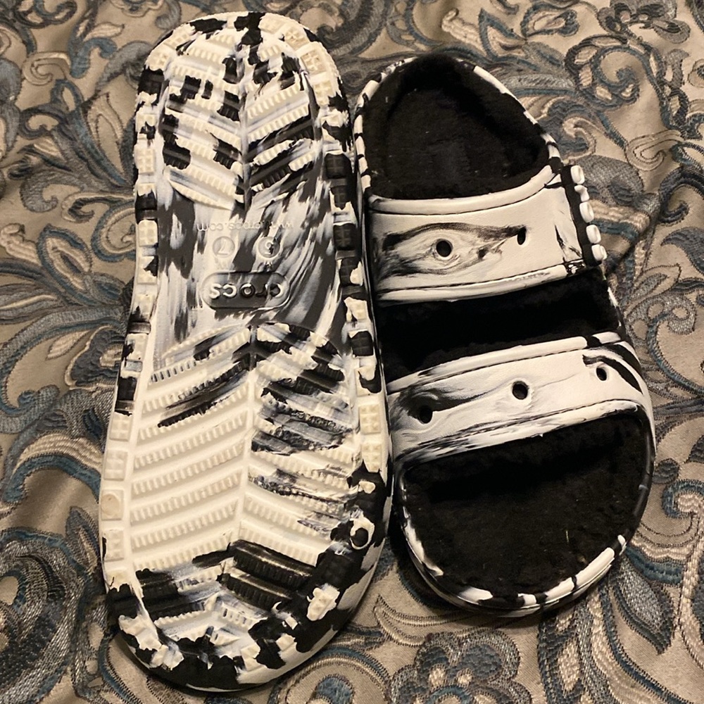 NWOT CROCS Never Worn - Picture 4 of 4